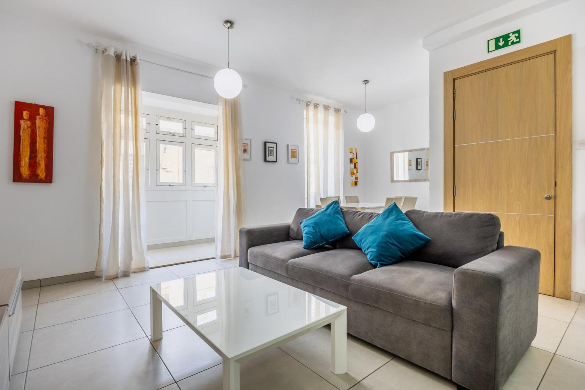 Superb 3Br Apt Close To Seafront Gzira Rum bild