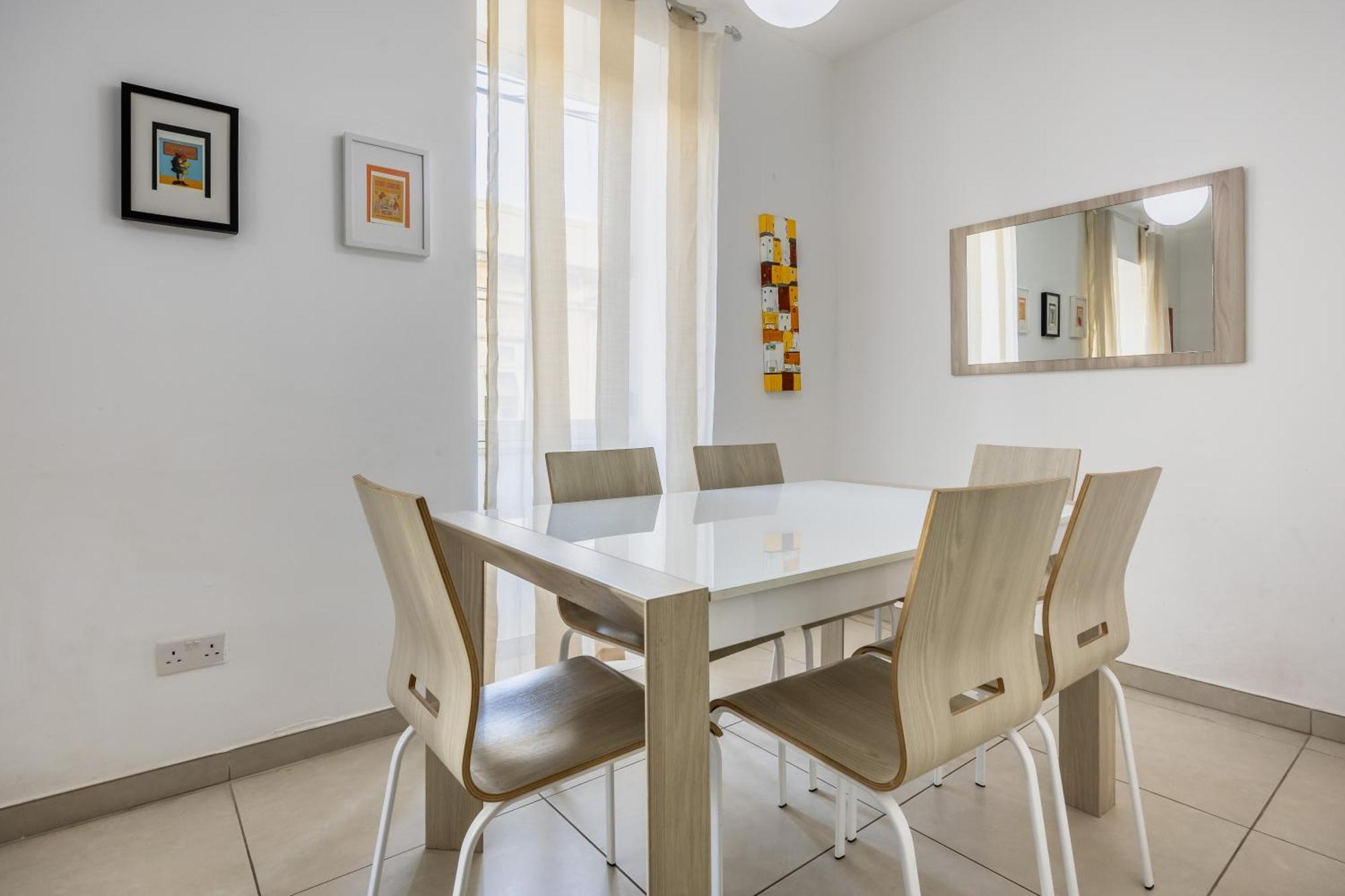 Superb 3Br Apt Close To Seafront Gzira Rum bild