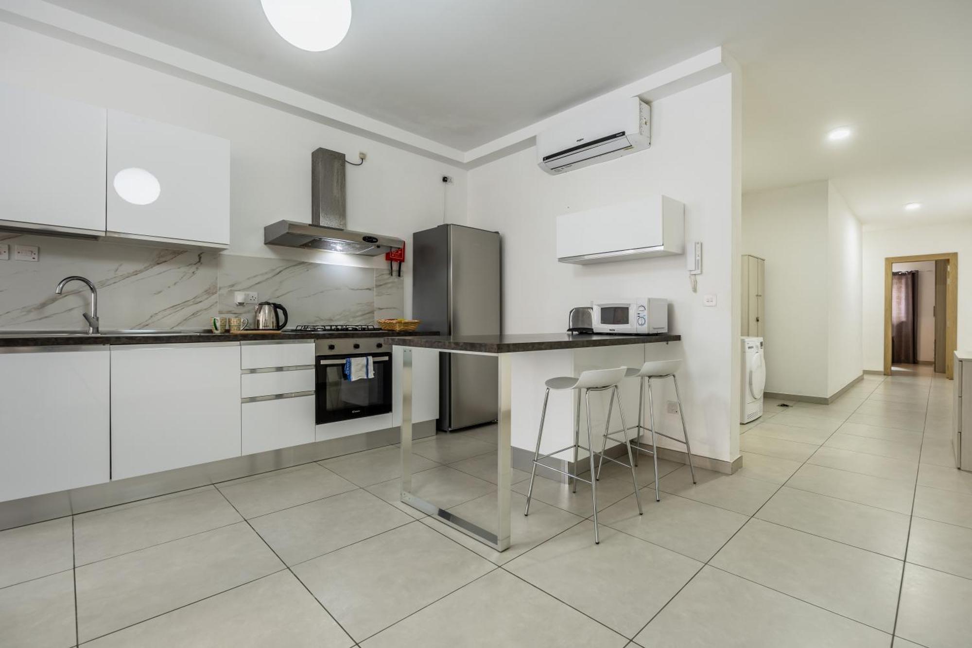 Superb 3Br Apt Close To Seafront Gzira Rum bild