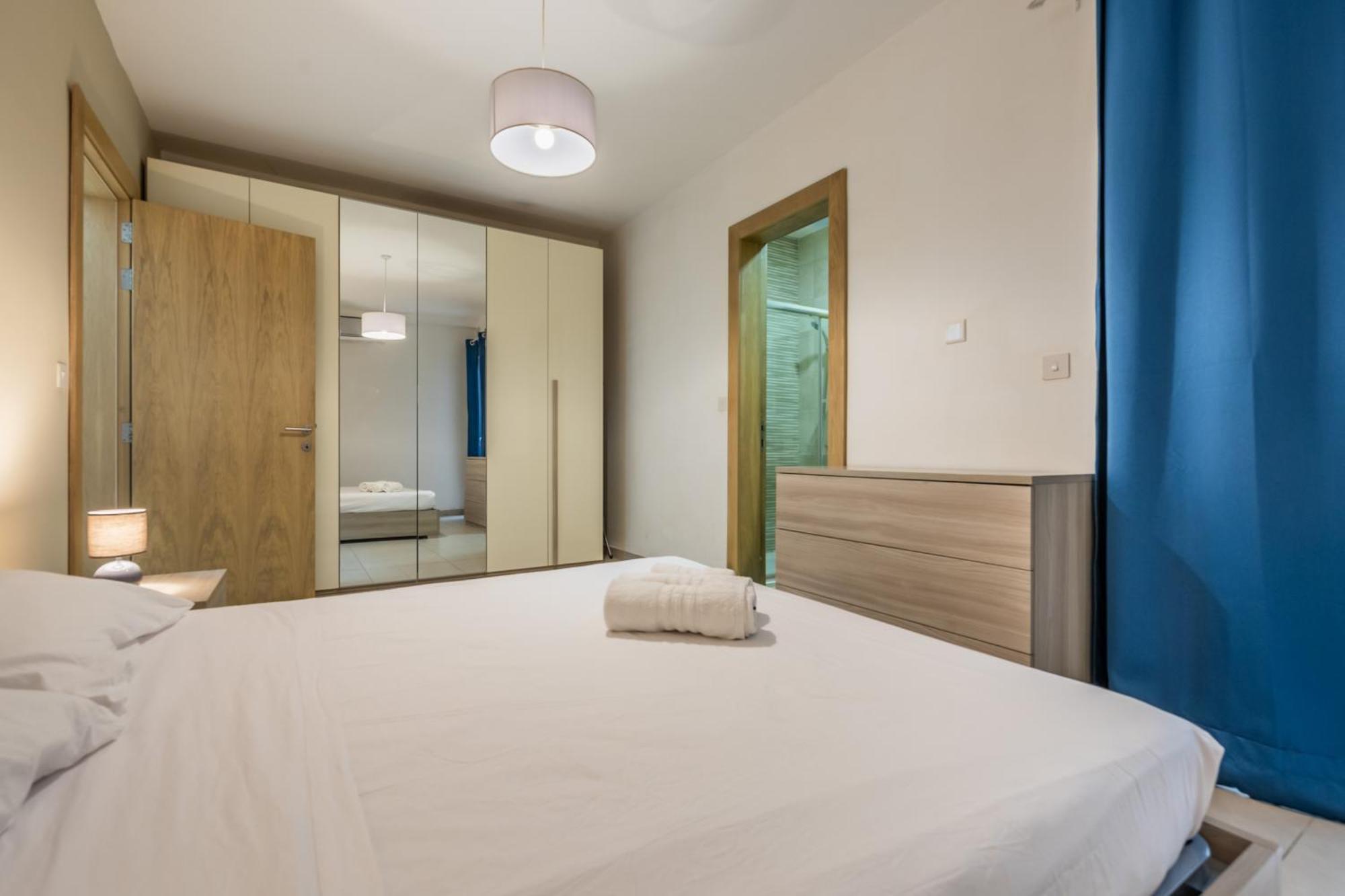 Superb 3Br Apt Close To Seafront Gzira Rum bild