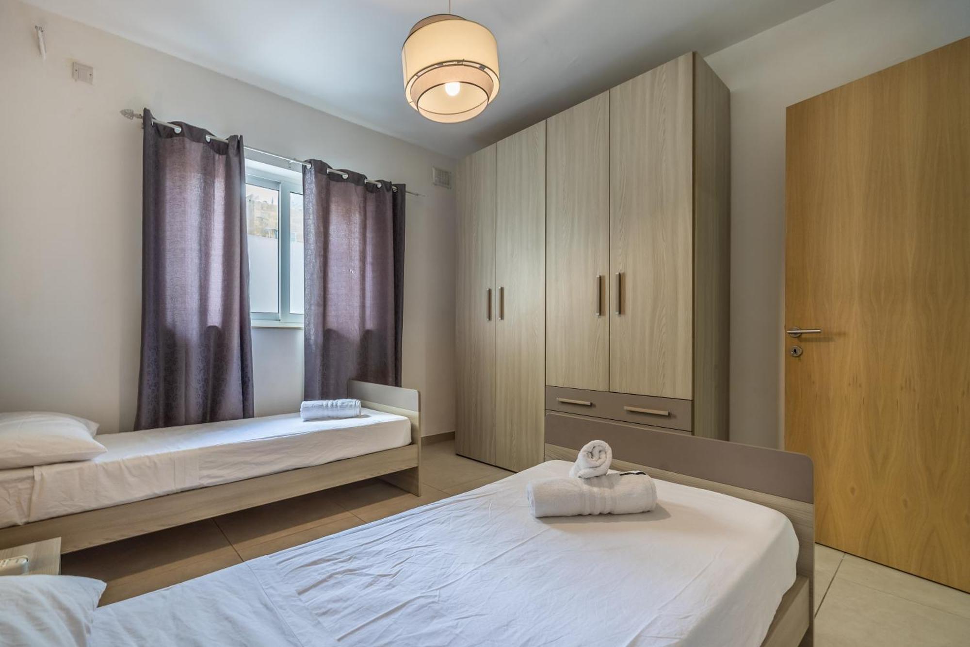 Superb 3Br Apt Close To Seafront Gzira Rum bild
